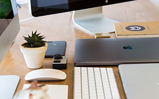 九游电竞中心-长传长射：场上那些令人震惊的远距离奇迹，长传集锦